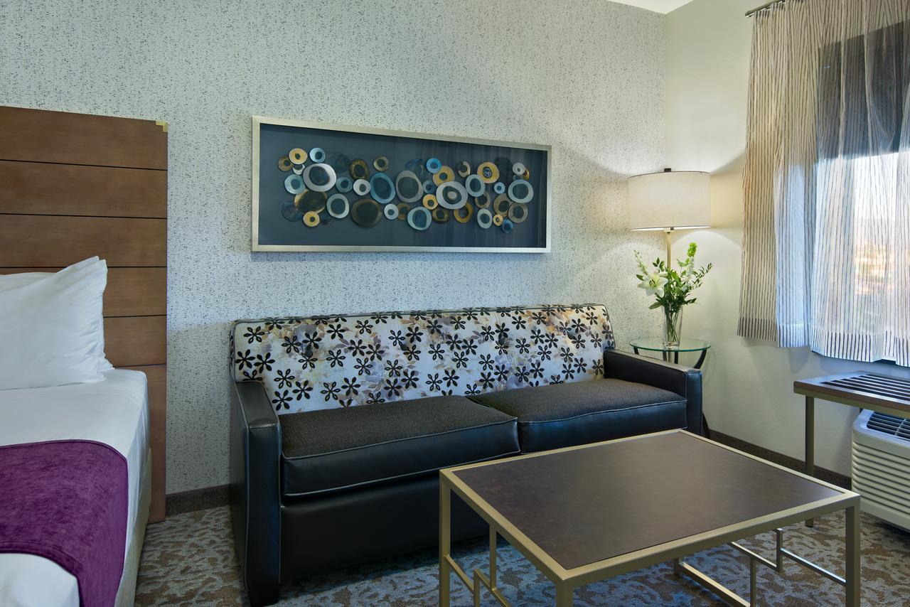 Oxford Suites Sonoma - Rohnert Park Exterior photo