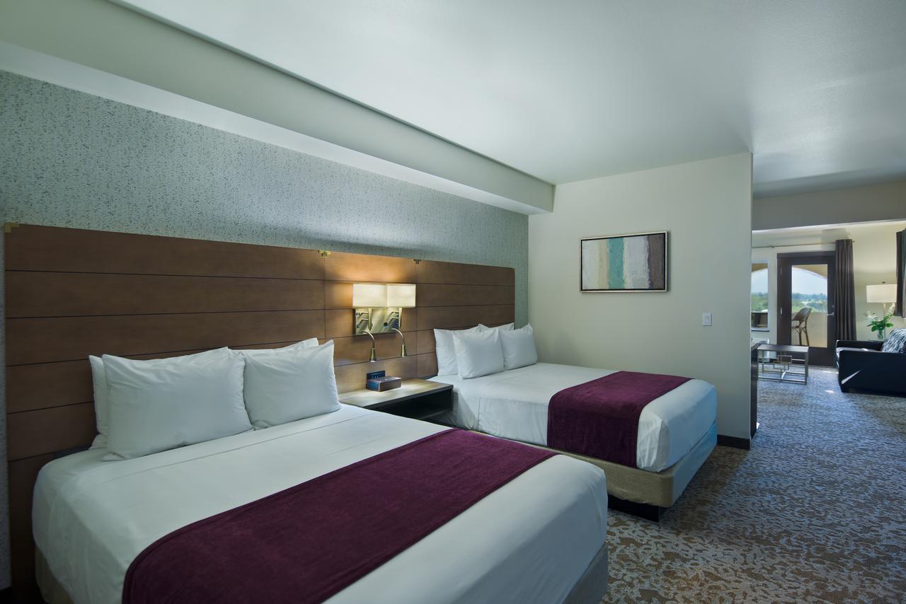 Oxford Suites Sonoma - Rohnert Park Exterior photo